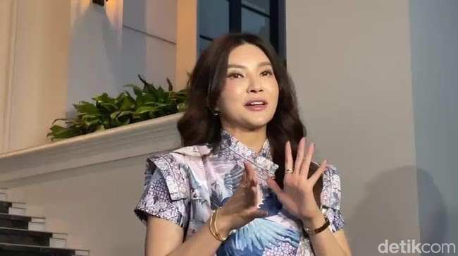 Sarwendah membantah tudingan soal mempersulit Ruben Onsu untuk bertemu anak-anak setelah bercerai.