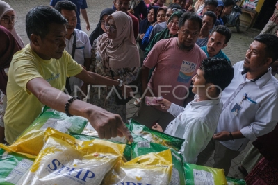 Beras SPHP Melimpah Tapi Harga Masih Goyang? Ini Penjelasan Bulog