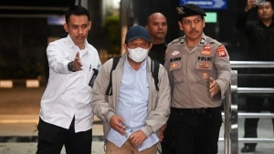 KPK Amankan 19 Orang dalam OTT di Lombok Barat, Bupati Lalu Ahmad Zaini Dibawa ke Jakarta