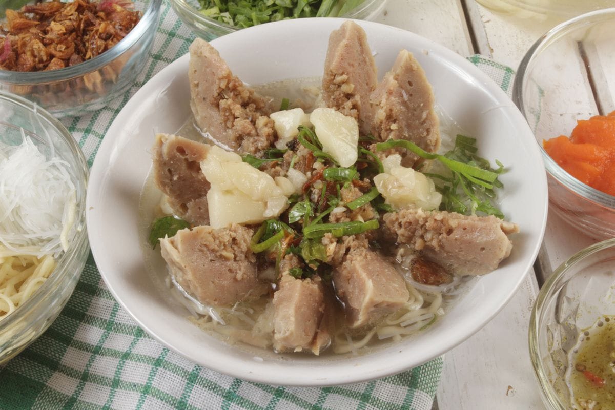 Sebanyak 50 pedagang bakso dari berbagai penjuru Nusantara menghadiri festival bakso legendaris pertama di Indonesia dari Sabtu (25/7/2026) sampai Minggu (26/7/2026).