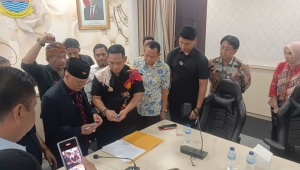 KECEWA TERHADAP JAWABAN PEMKAB BEKASI, KOORDINATOR AKSI SOLIDARITAS WARTAWAN TEGASKAN: COPOT KADIS LH DALAM 7 HARI ATAU AKSI DAMAI JILID II DIGELAR LEBIH BESAR!